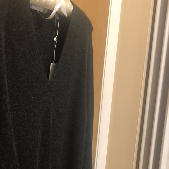 NWT VINCE Wool/Cashmere V-Neck Full Length Sweater Dress Size XS - Picture 3 of 13